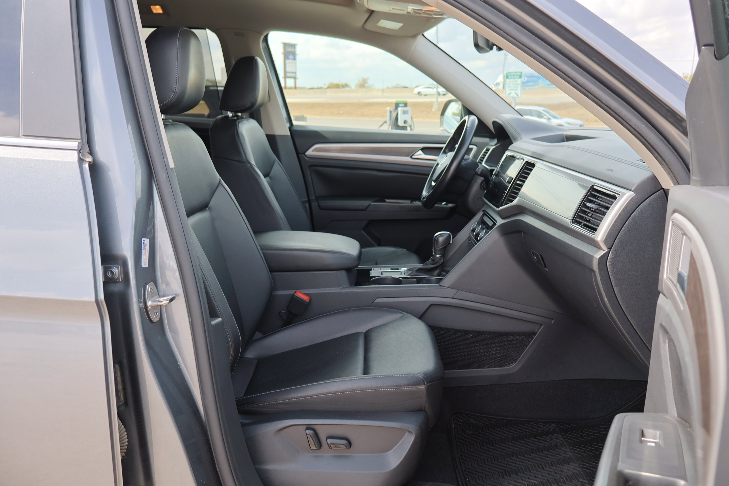 Used 2019 Volkswagen Atlas SEL R-Line image 43
