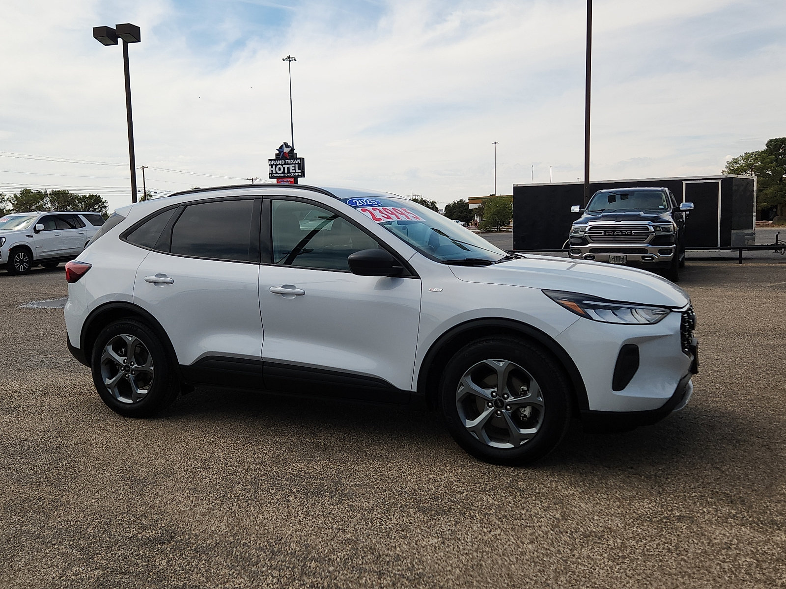 Certified 2025 Ford Escape ST-Line FWD image 8