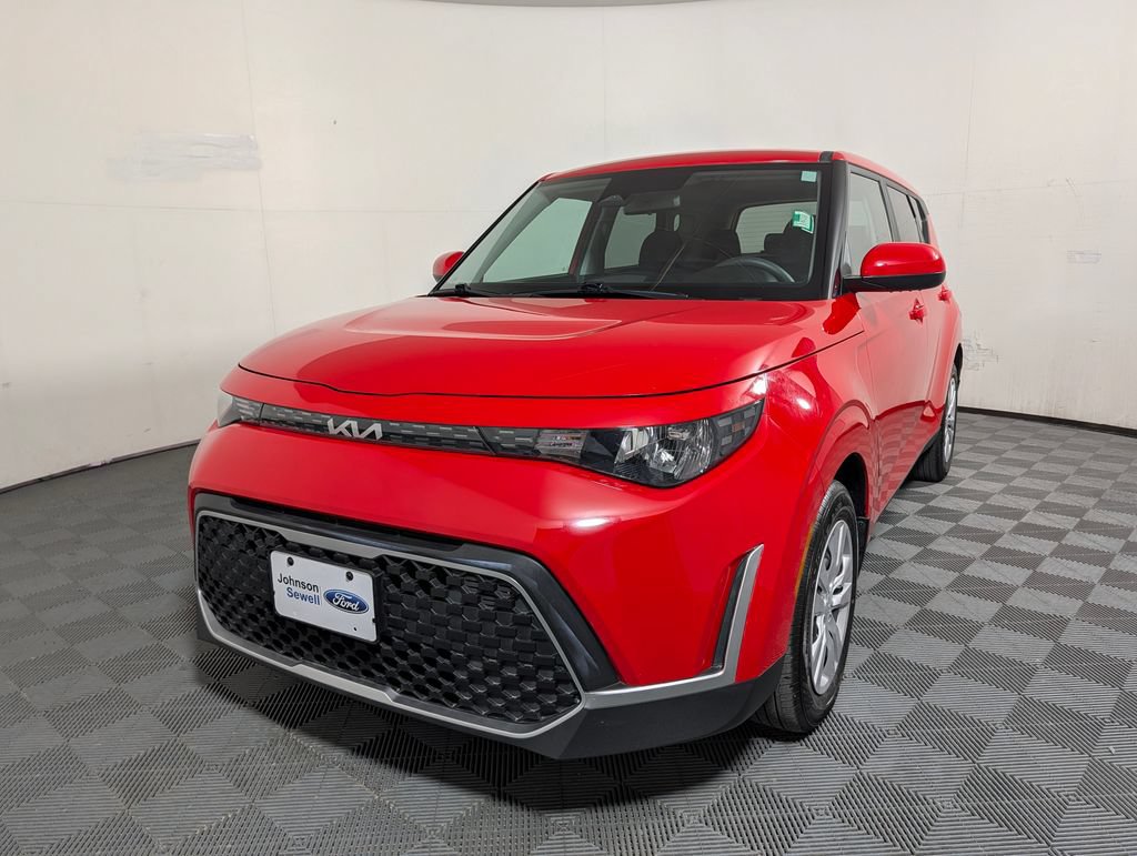 Used 2024 Kia Soul LX FWD image 4