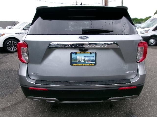 Certified 2023 Ford Explorer XLT w/ Equipment Group 202A AWD/4WD image 7
