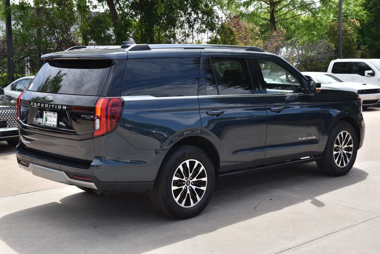 Certified 2025 Ford Expedition Platinum AWD/4WD image 8