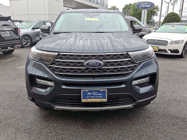 Certified 2023 Ford Explorer XLT w/ Equipment Group 202A AWD/4WD image 3