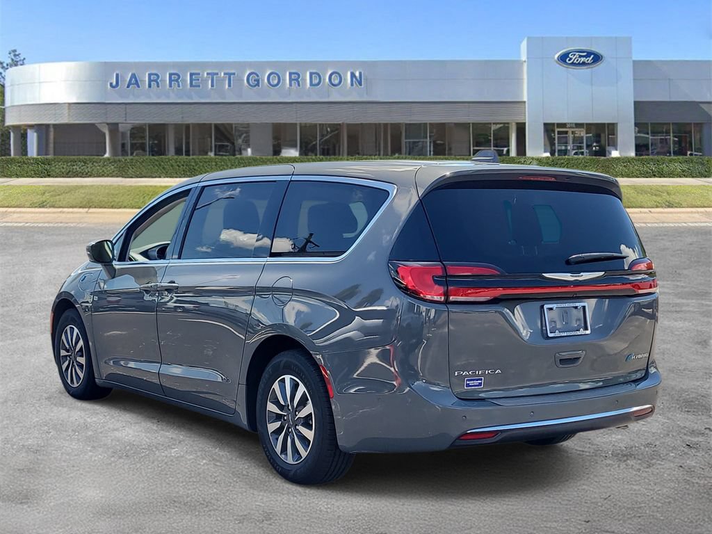 Used 2022 Chrysler Pacifica Touring-L w/ Uconnect Theater Family Group FWD image 3