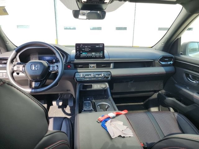 Used 2025 Honda Pilot Black Edition image 33