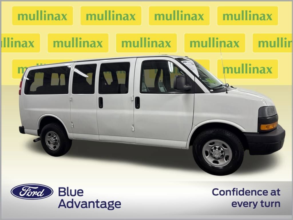 Used 2019 Chevrolet Express 3500 LS image 2