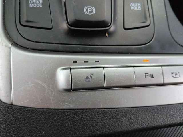Used 2025 Kia Carnival FWD image 21