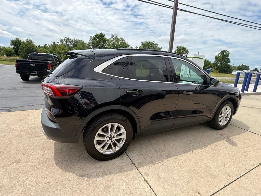 Certified 2023 Ford Escape Platinum w/ Premium Technology Package AWD/4WD image 12