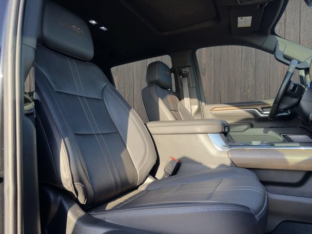 Used 2024 Chevrolet Silverado 2500 High Country w/ High Country Premium Package AWD/4WD image 12
