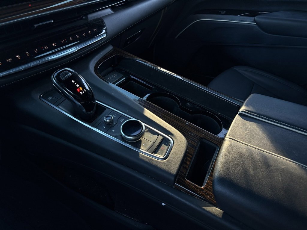 Used 2022 Cadillac Escalade Luxury image 19