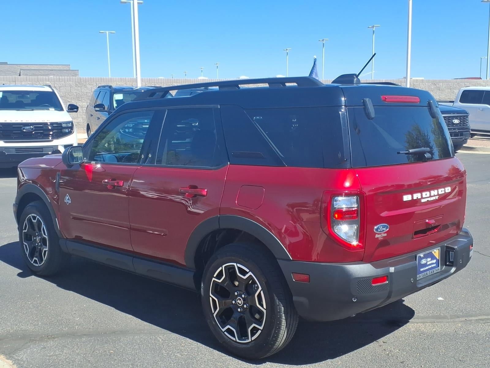 Certified 2025 Ford Bronco Sport Outer Banks w/ Outer Banks Tech Package+ AWD/4WD image 3