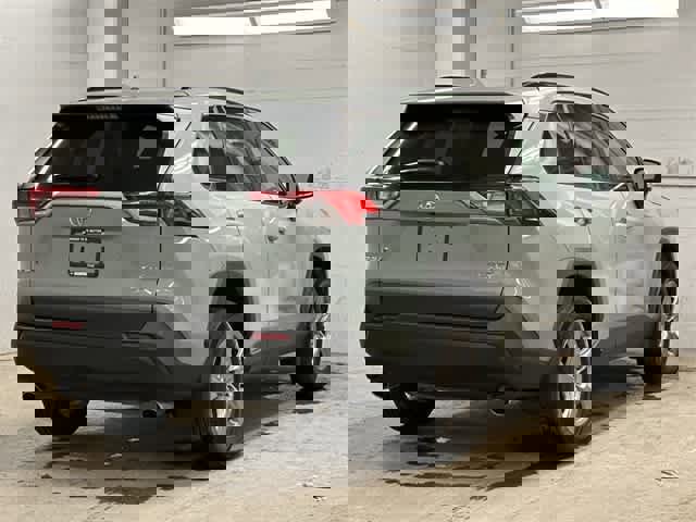 Used 2022 Toyota RAV4 XLE w/ Convenience Package image 6