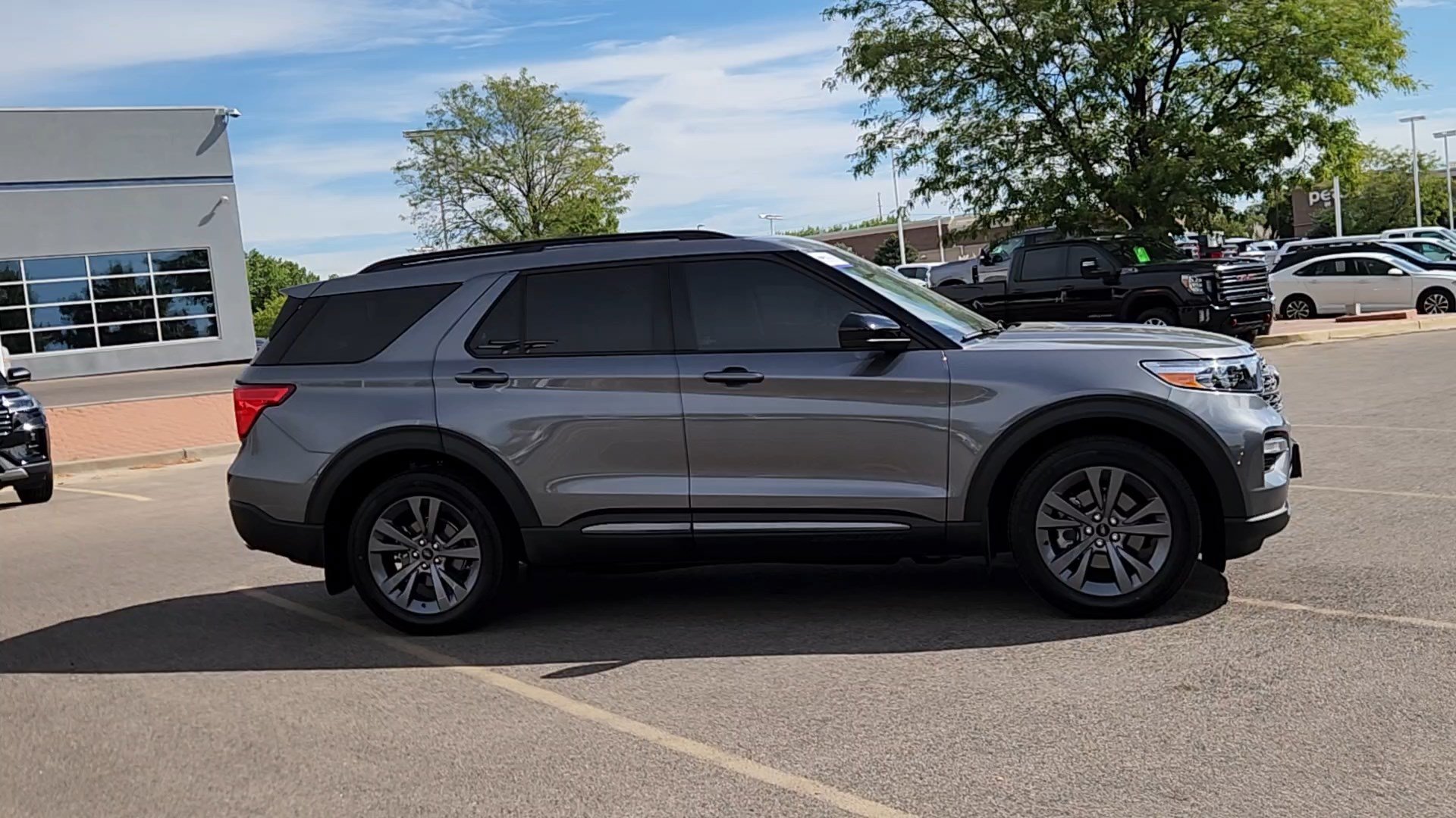Certified 2024 Ford Explorer XLT w/ Equipment Group 202A AWD/4WD image 10