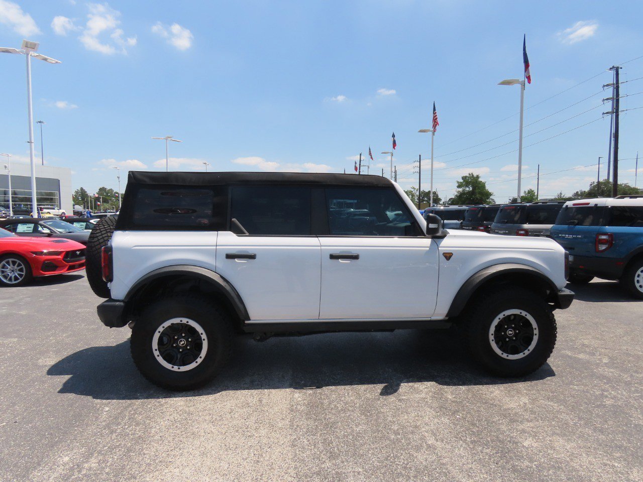 Certified 2023 Ford Bronco Badlands w/ Sasquatch Package AWD/4WD image 8