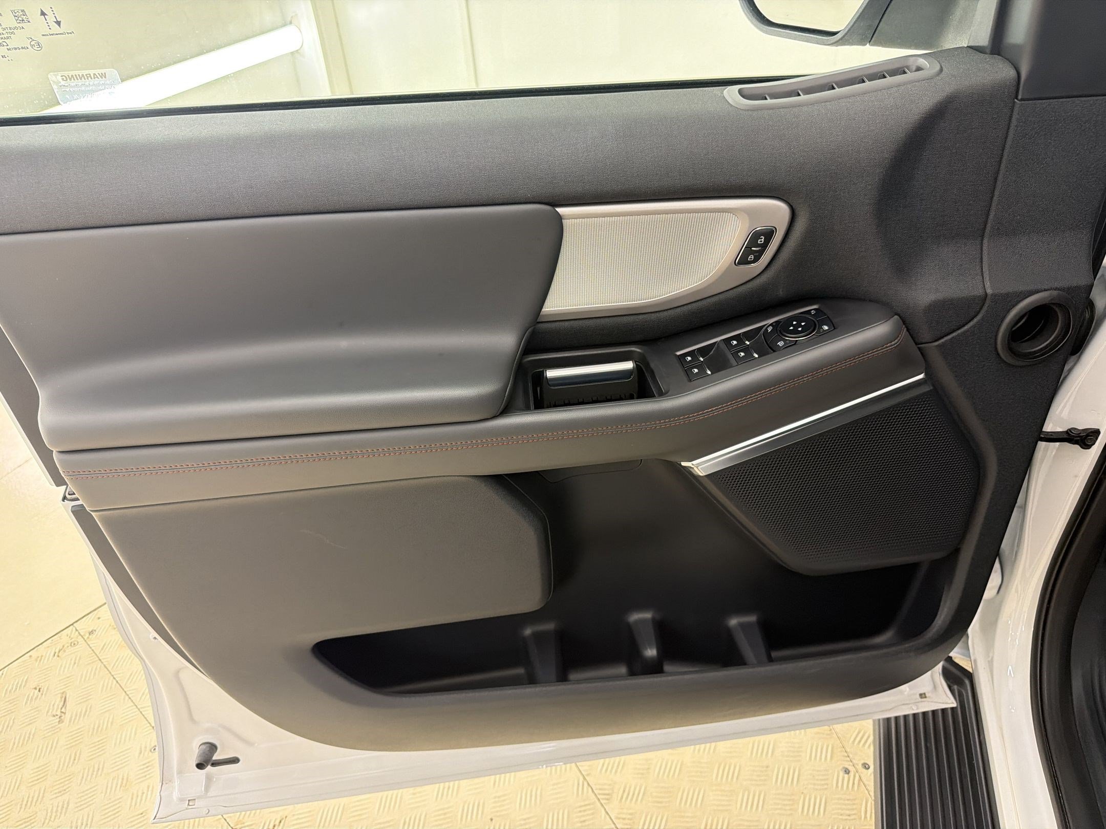 Certified 2025 Ford Expedition Active AWD/4WD image 13