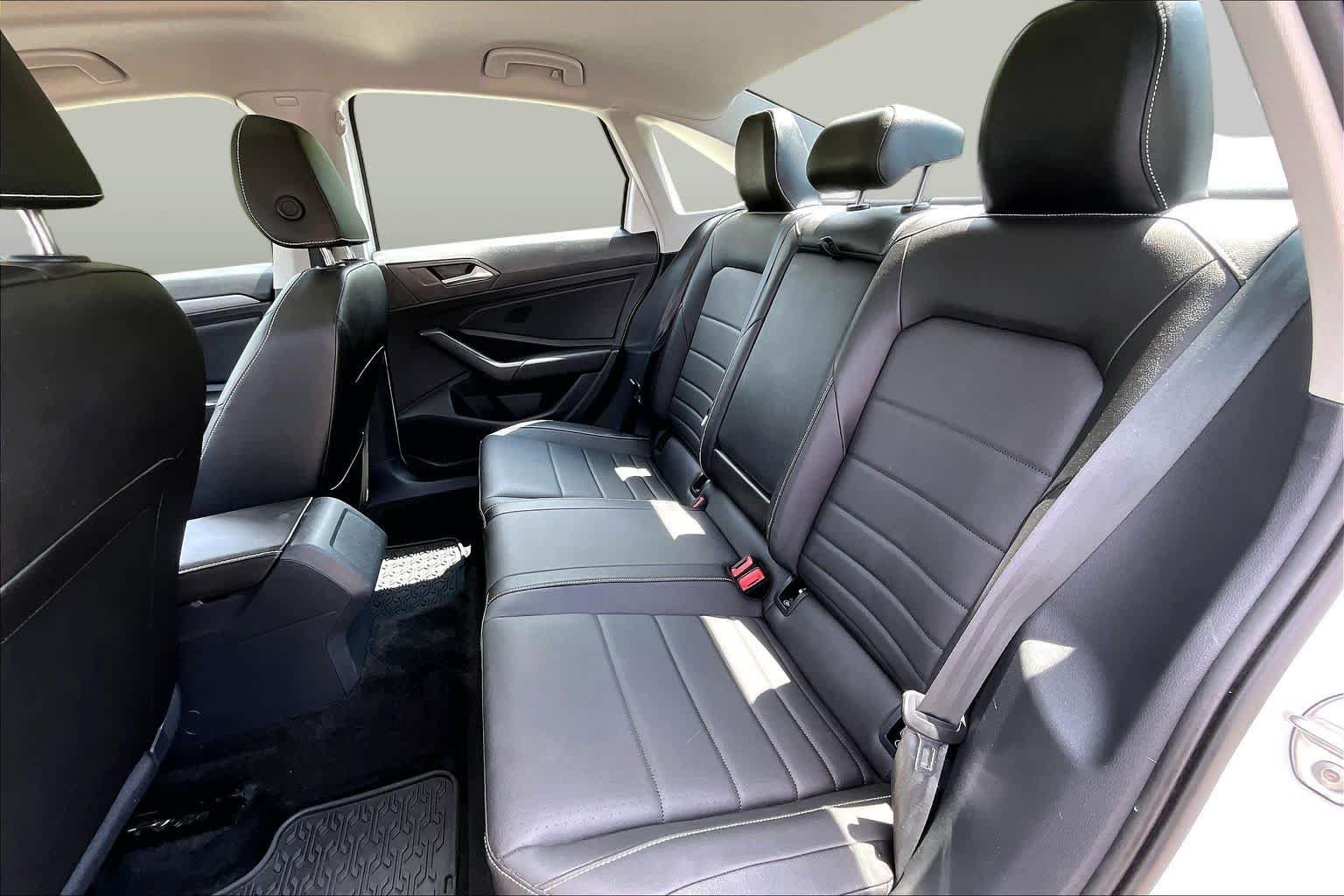 Used 2023 Volkswagen Jetta SE FWD image 21