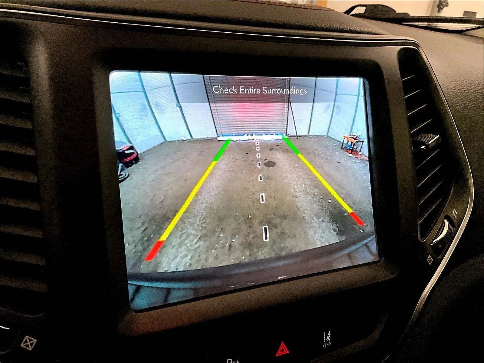 Used 2020 Jeep Cherokee Trailhawk AWD/4WD image 20