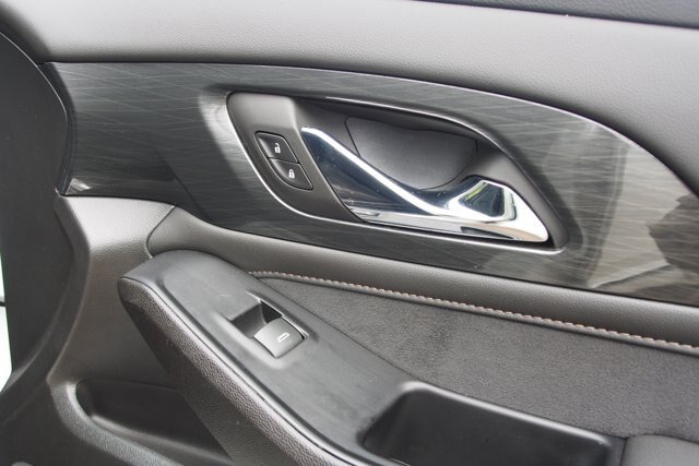 Used 2023 Chevrolet Traverse High Country FWD image 13