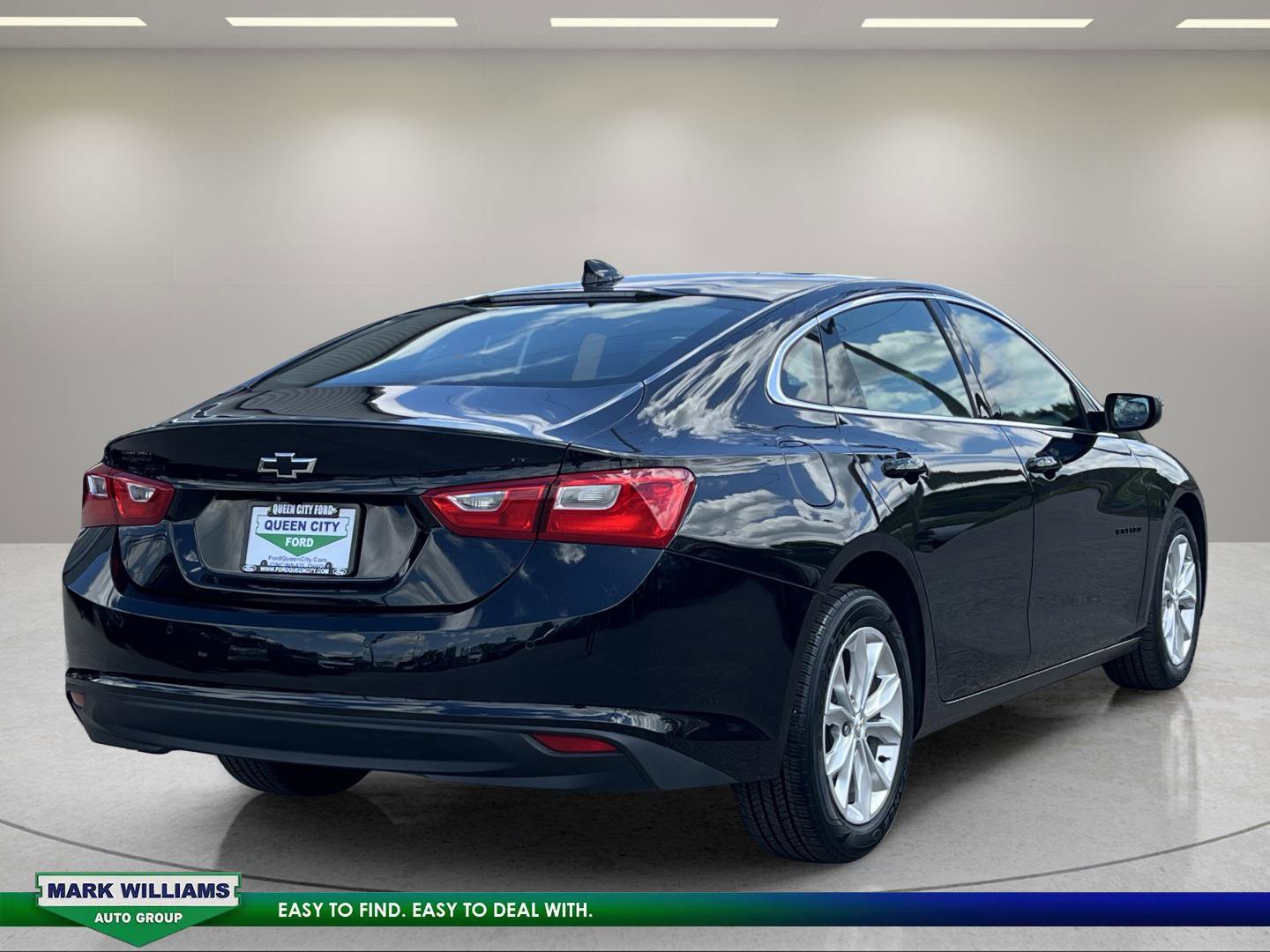 Used 2024 Chevrolet Malibu LT FWD image 3