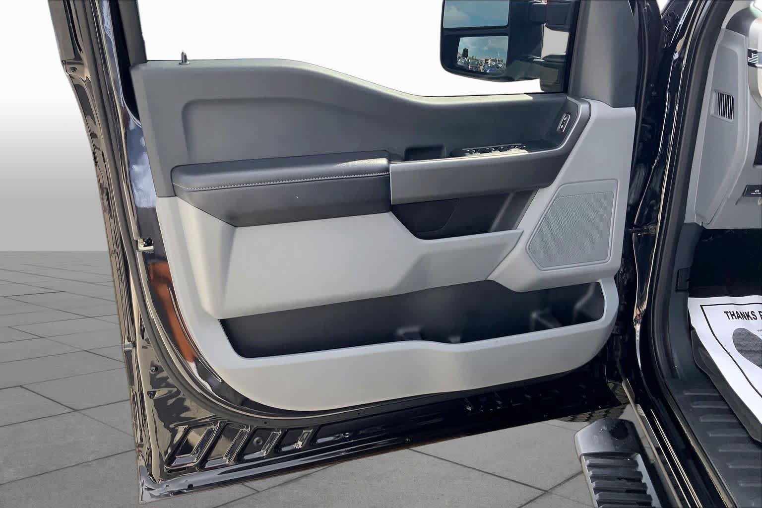 Certified 2025 Ford F250 XLT w/ 360-Degree Camera Package AWD/4WD image 22