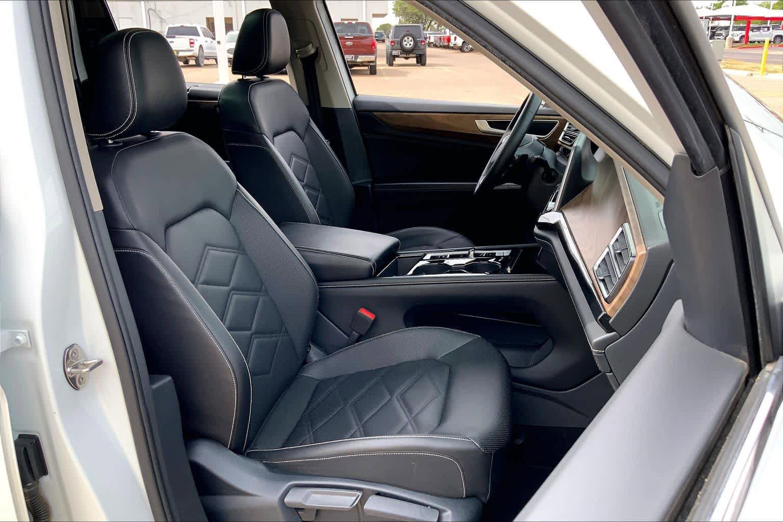 Used 2024 Volkswagen Atlas SE FWD image 9