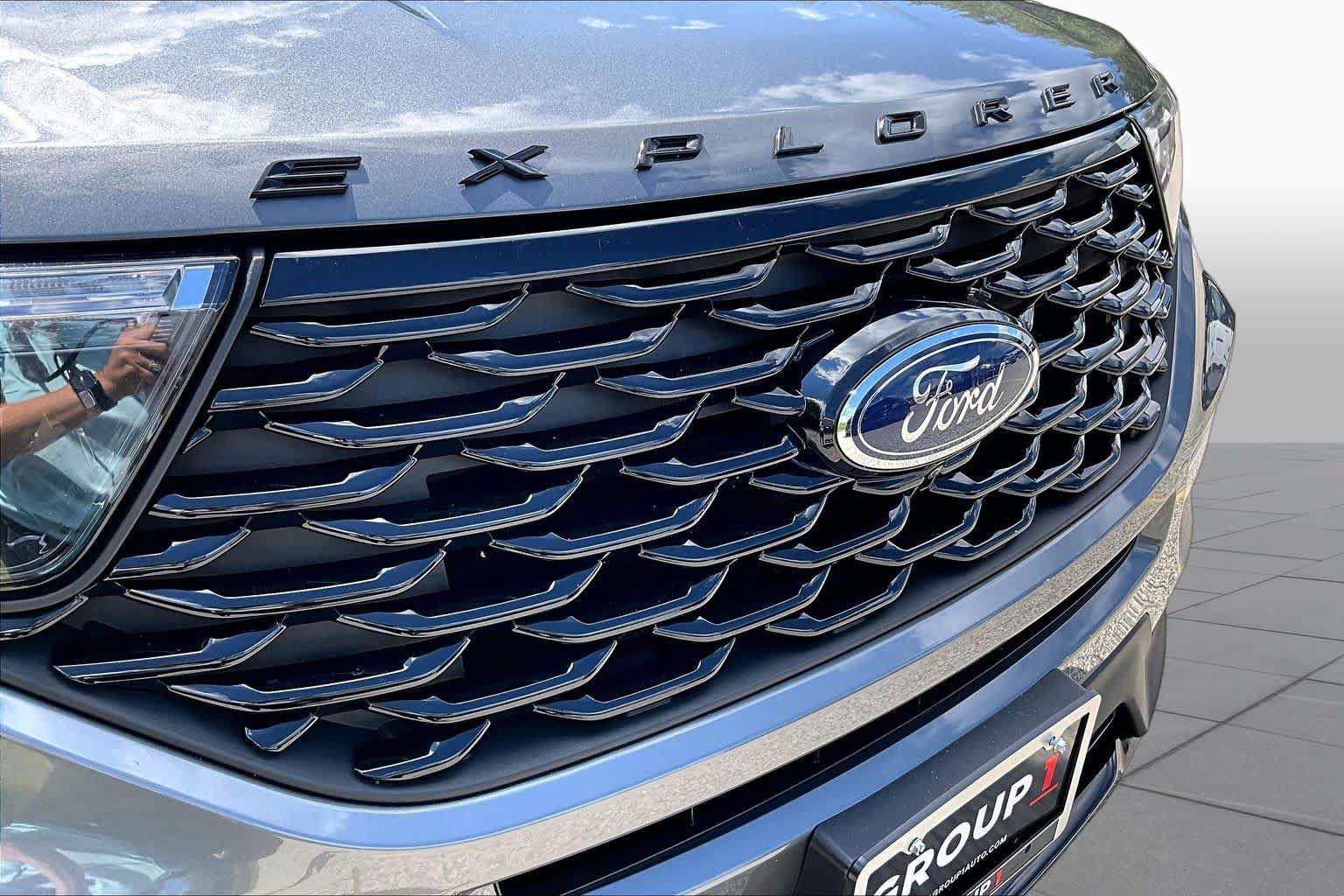 Certified 2023 Ford Explorer ST-Line w/ Class IV Trailer Tow Package AWD/4WD image 32