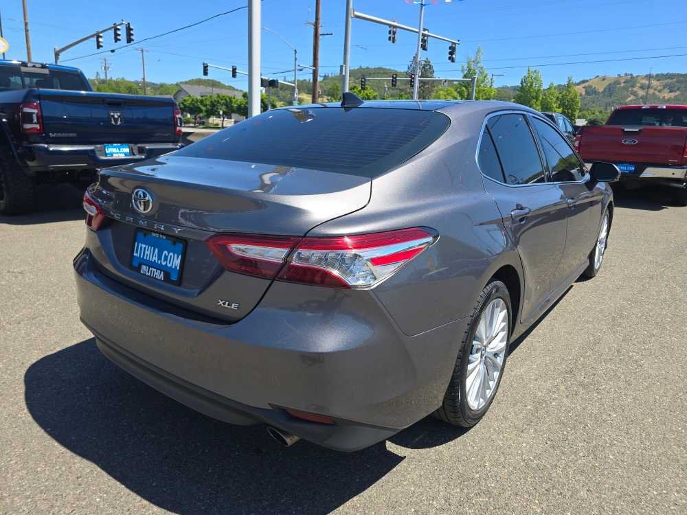 Used 2019 Toyota Camry XLE FWD image 5
