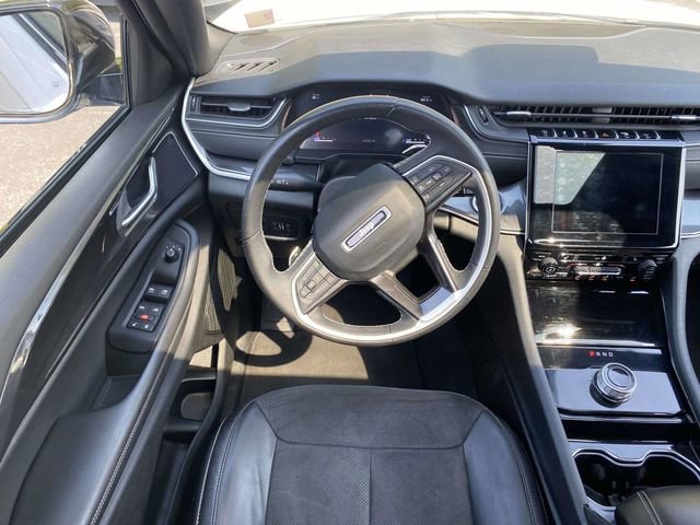 Used 2023 Jeep Grand Cherokee Altitude image 15