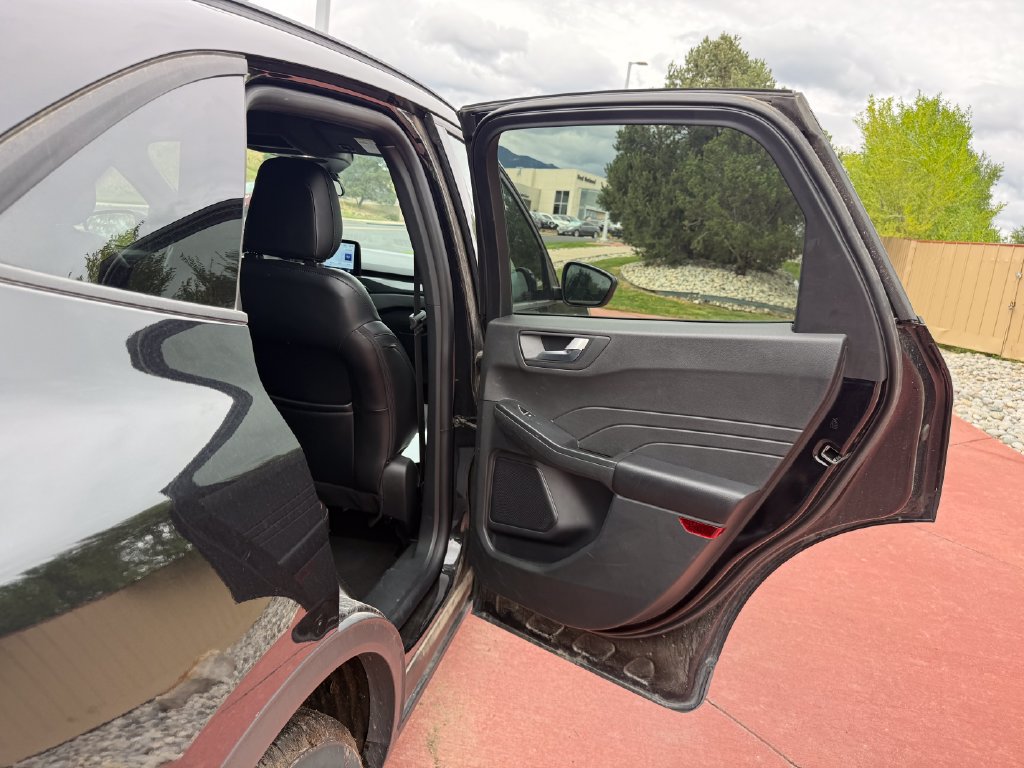 Certified 2025 Ford Escape ST-Line Select AWD/4WD image 23