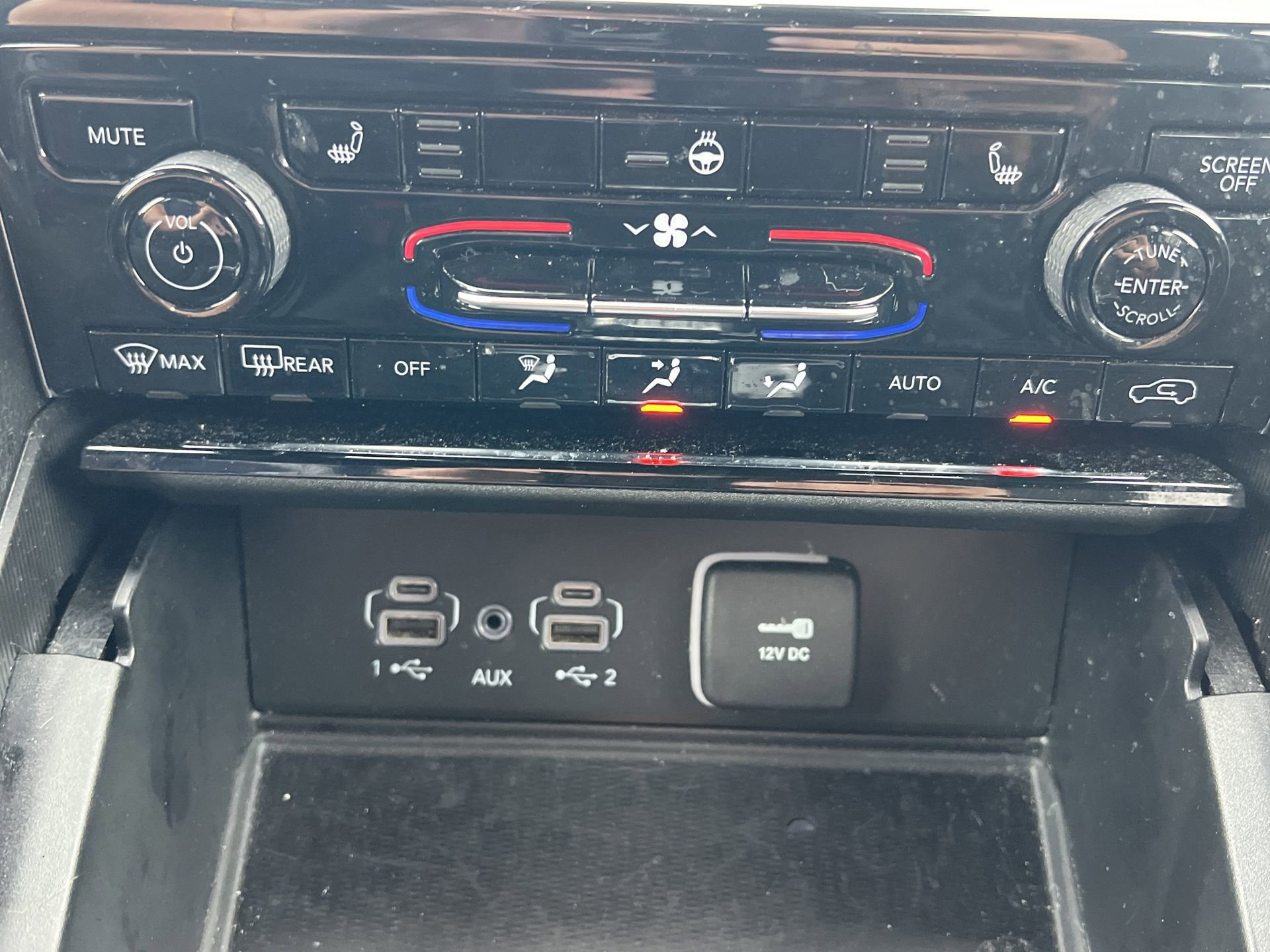 Used 2024 Jeep Grand Cherokee Altitude image 13