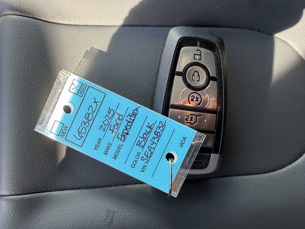 Certified 2025 Ford Expedition Active image 33