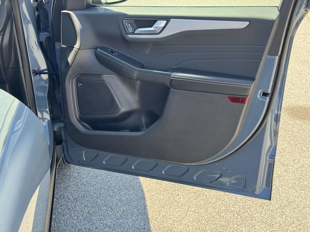 Certified 2023 Ford Escape SE w/ PHEV Premium Package FWD image 10