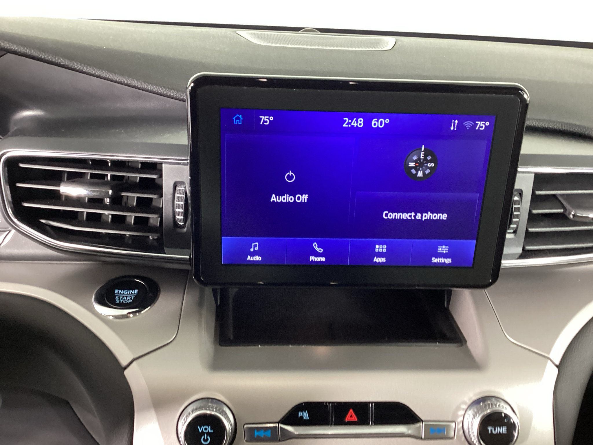 Certified 2024 Ford Explorer XLT w/ Equipment Group 202A AWD/4WD image 27