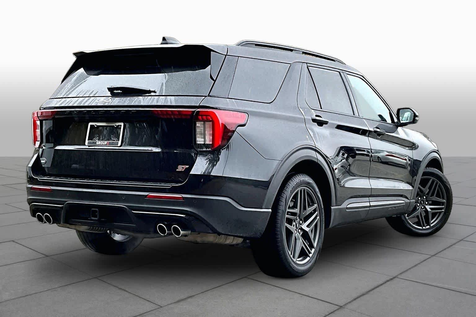 Certified 2025 Ford Explorer ST w/ Sun And Sound Package AWD/4WD image 13