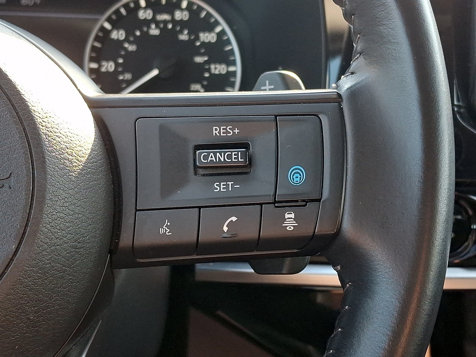 Used 2025 Nissan Pathfinder SV AWD/4WD image 20