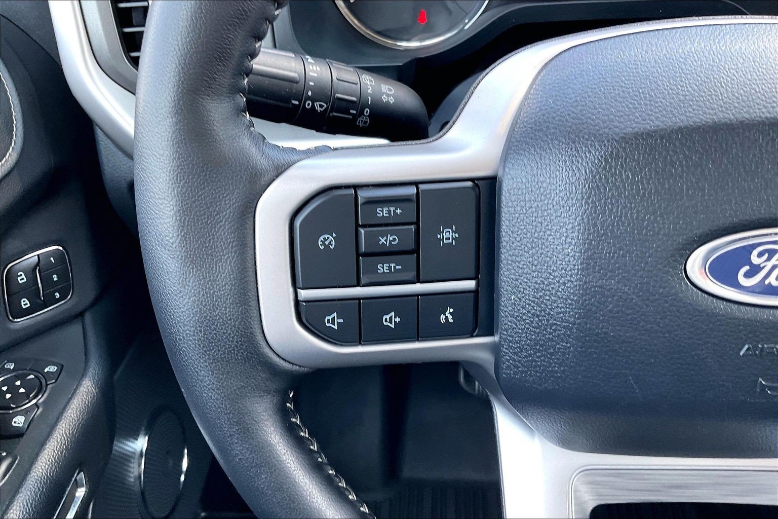 Certified 2024 Ford Expedition XLT AWD/4WD image 16