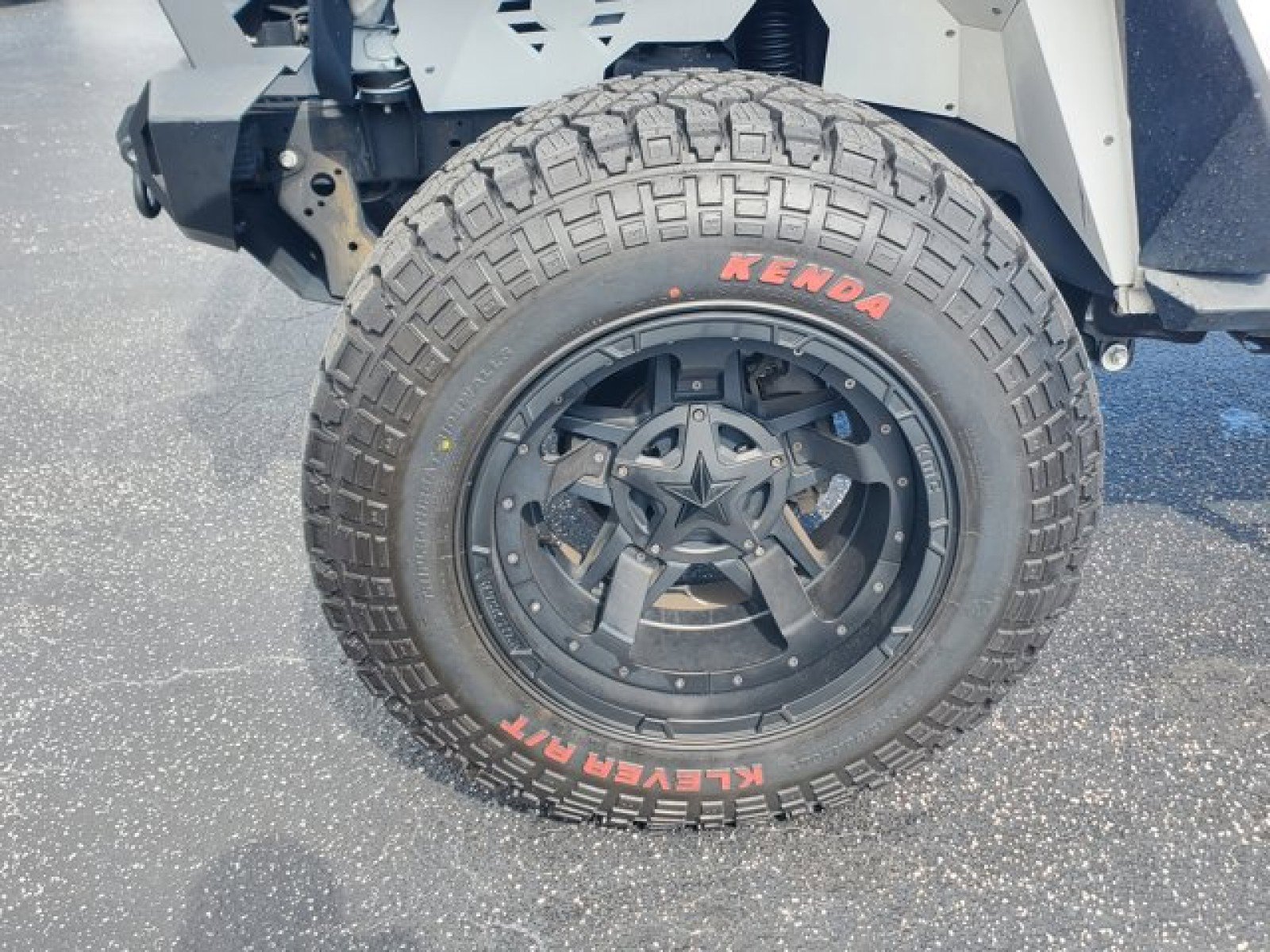 Used 2018 Jeep Wrangler Unlimited Sahara image 4