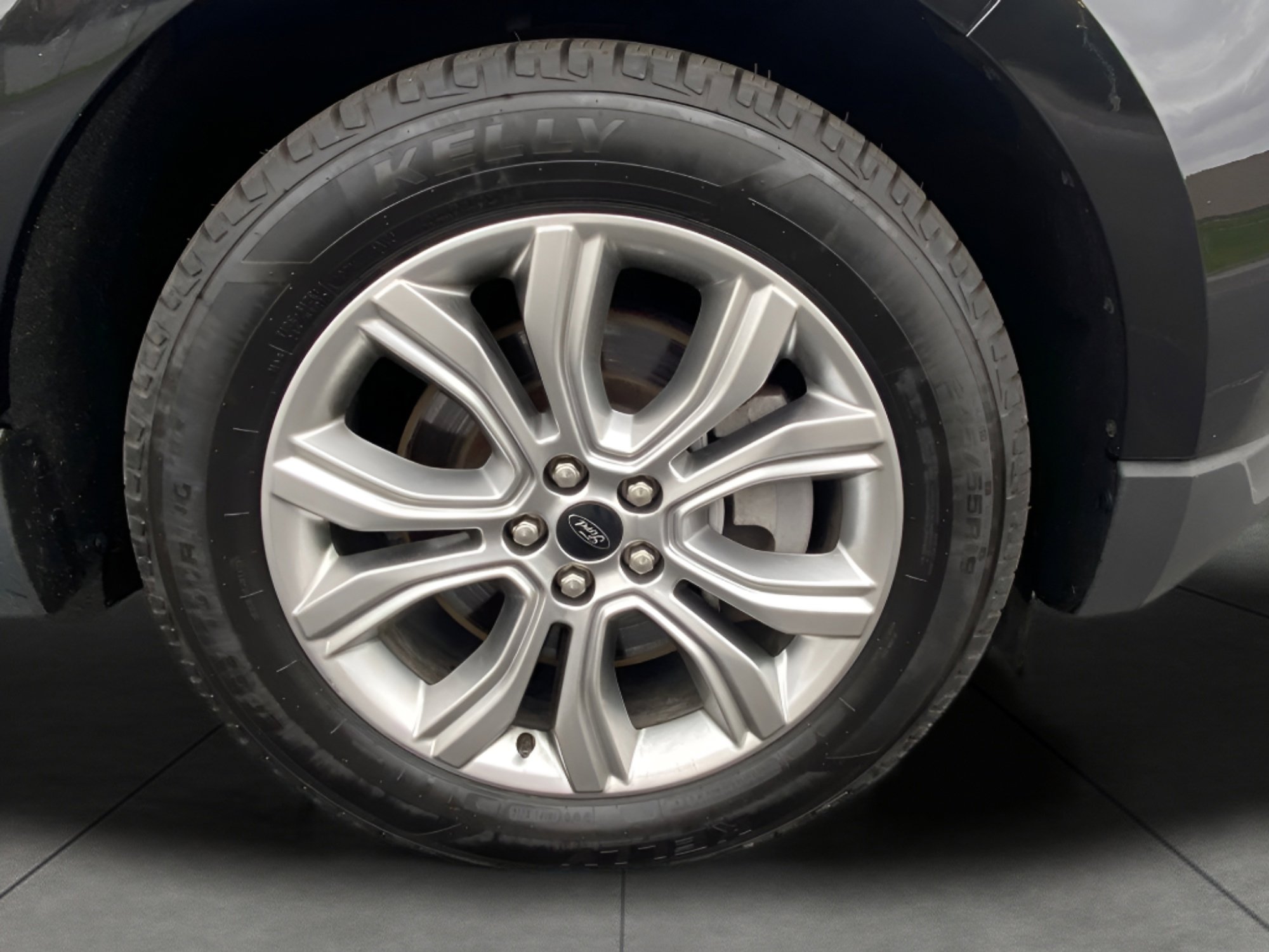 Certified 2024 Ford Edge Titanium AWD/4WD image 4