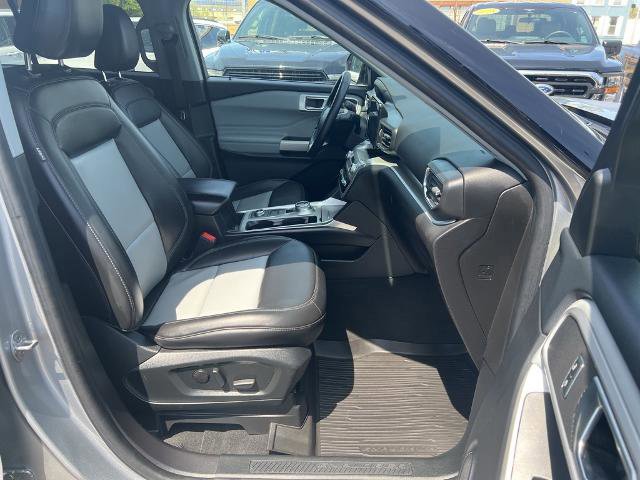 Certified 2022 Ford Explorer XLT w/ Equipment Group 202A image 23