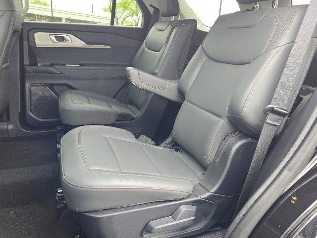 Certified 2025 Ford Explorer Active w/ Active Comfort Package AWD/4WD image 19