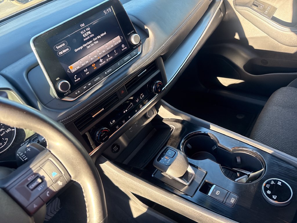 Used 2025 Nissan Rogue SV AWD/4WD image 16
