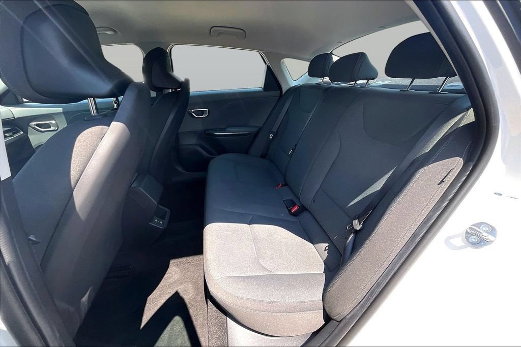 Used 2025 Kia K4 FWD image 26