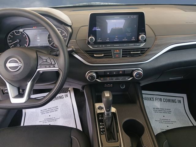Used 2025 Nissan Altima 2.5 SV FWD image 11