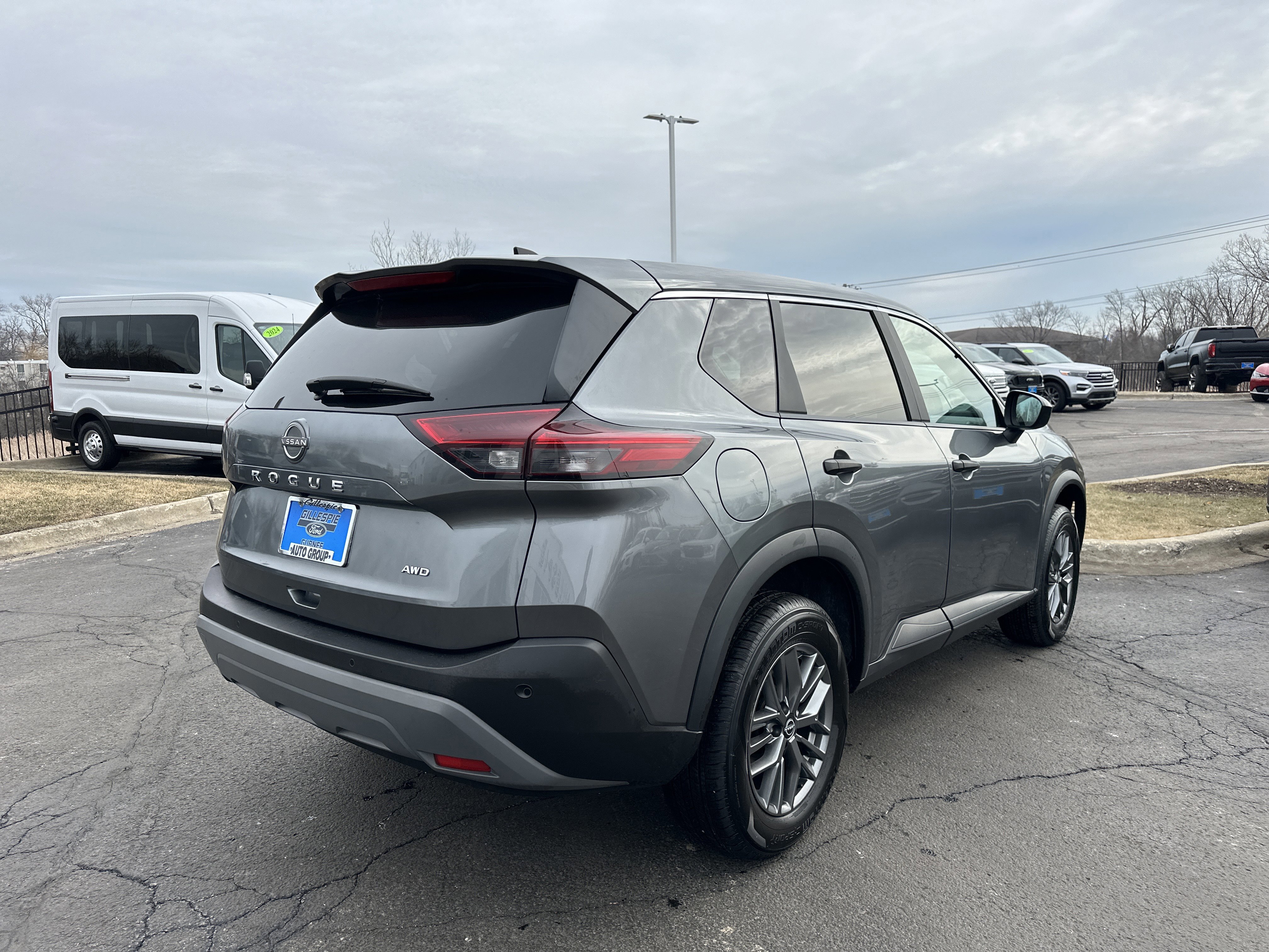 Used 2023 Nissan Rogue S image 3