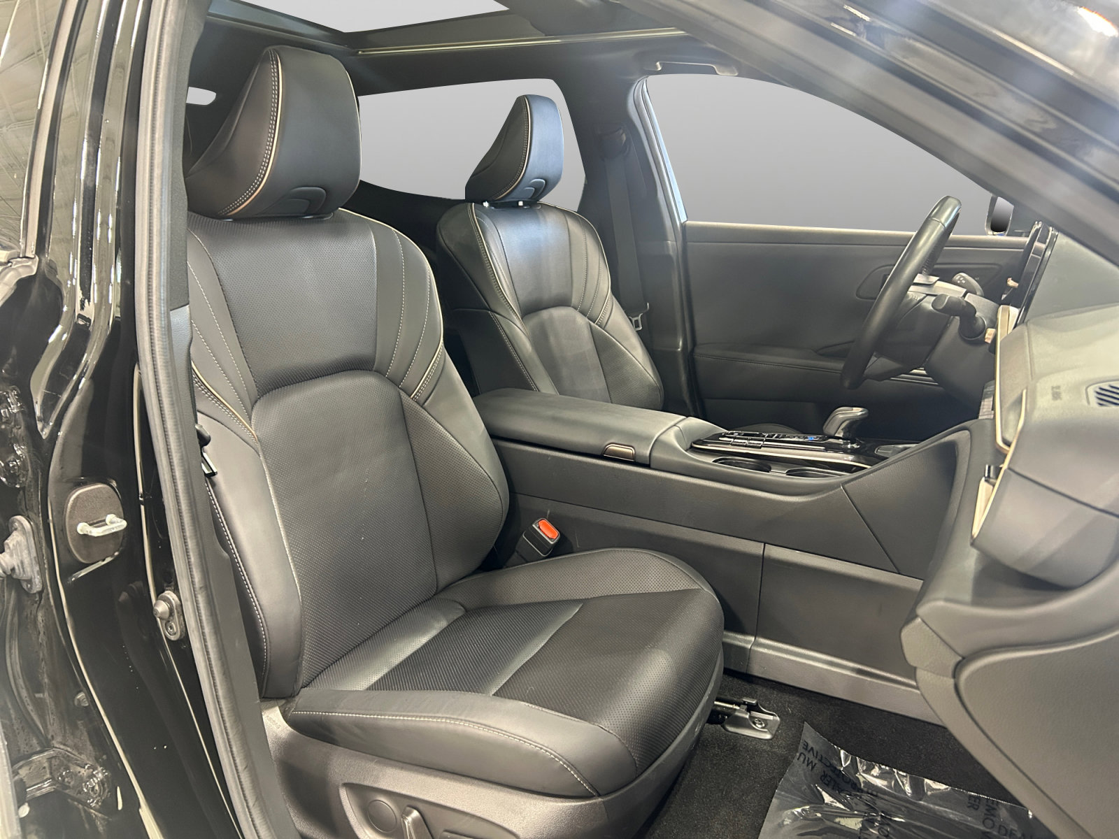 Used 2024 Toyota Crown AWD/4WD image 24