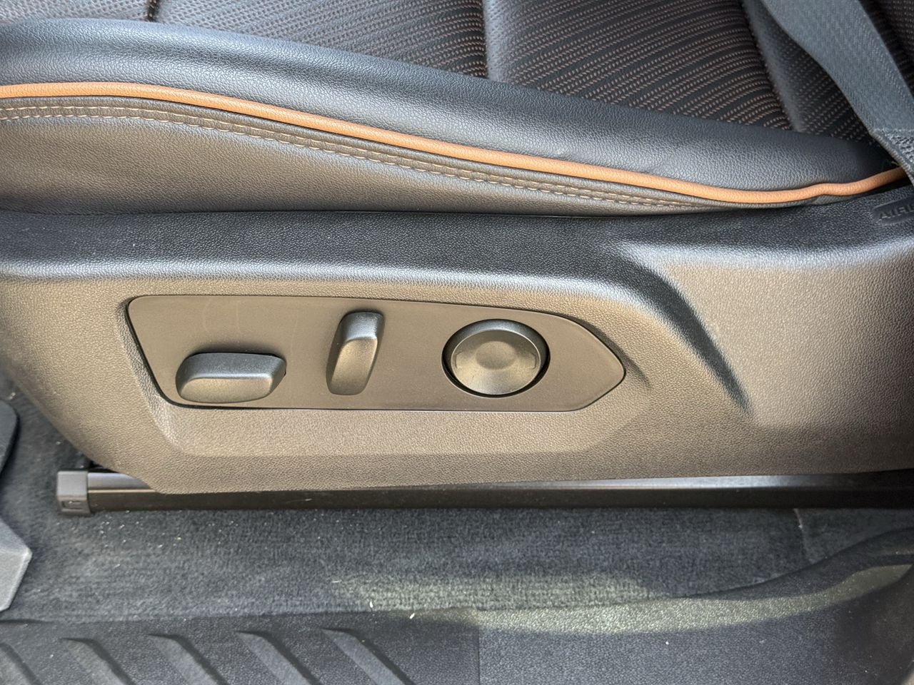Used 2023 GMC Canyon AT4 w/ AT4 Premium Package AWD/4WD image 25