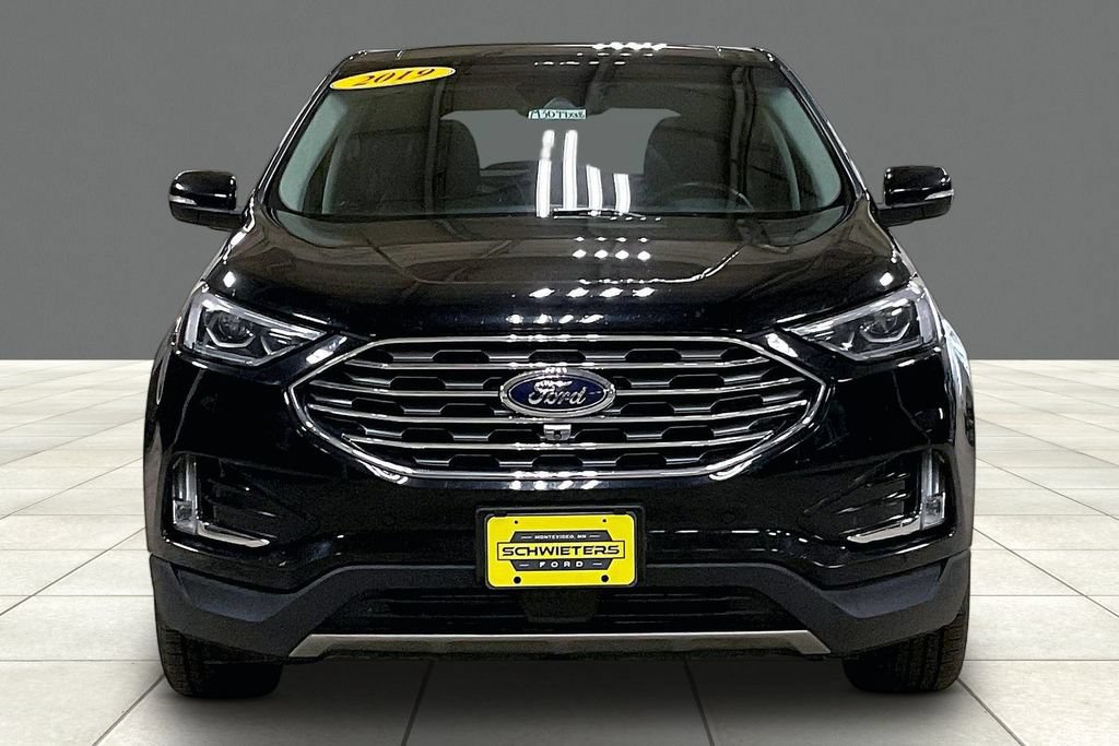 Certified 2019 Ford Edge Titanium w/ Equipment Group 301A AWD/4WD image 3