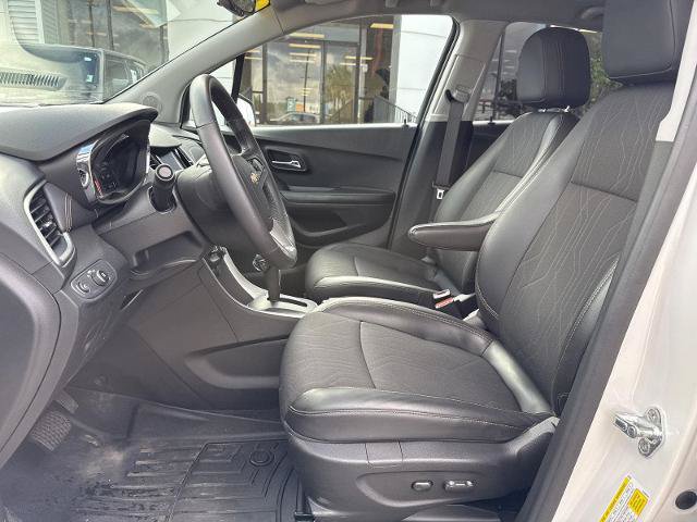 Used 2022 Chevrolet Trax LT w/ LT Convenience Package AWD/4WD image 4