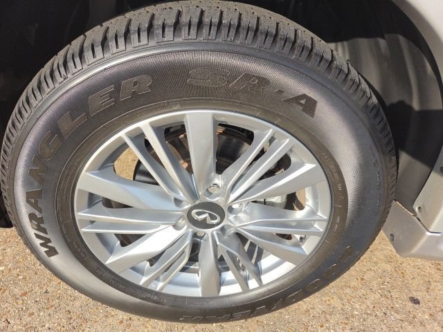 Used 2023 INFINITI QX80 Luxe w/ Cargo Package RWD image 13
