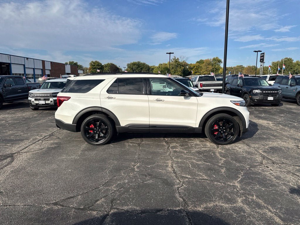 Certified 2020 Ford Explorer ST w/ ST Street Pack AWD/4WD image 2