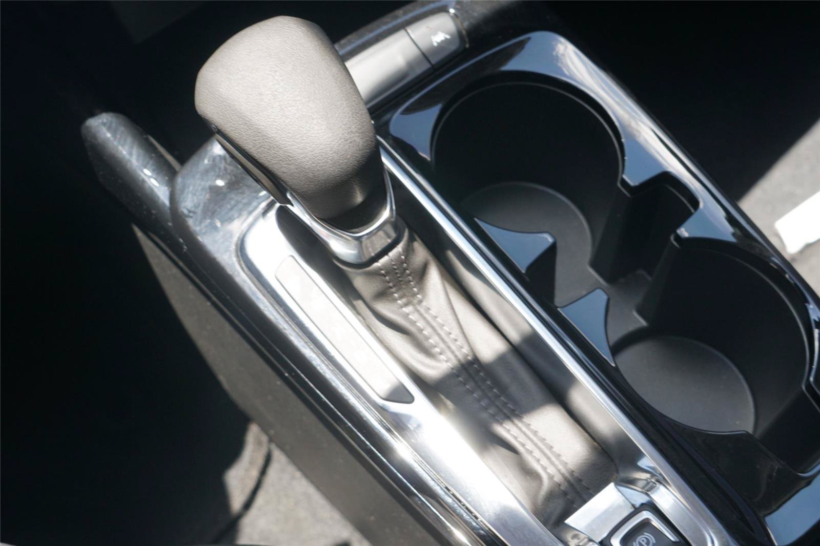 Used 2024 Chevrolet Trax LT FWD image 14